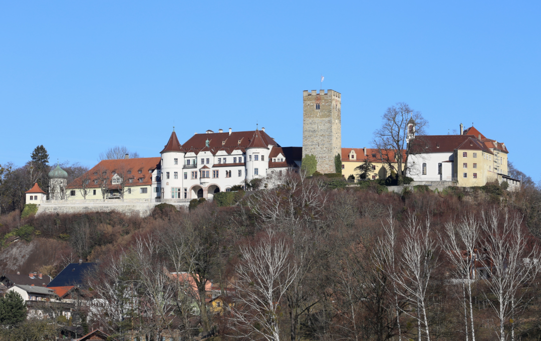 Schloss Neubeuern | © Rufus46, lizenziert unter Creative Commons Attribution-Share Alike 3.0 Unported